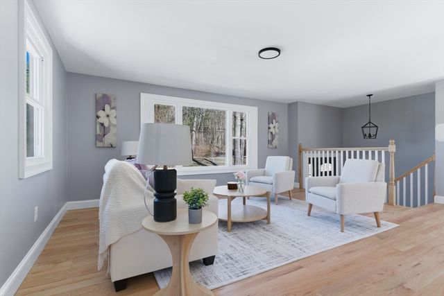 35 Hartford Ave, Bellingham, MA 02019
