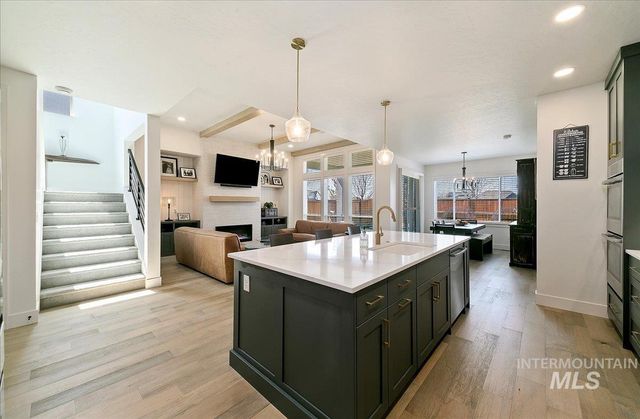 365 S Short Ln, Eagle, ID 83616