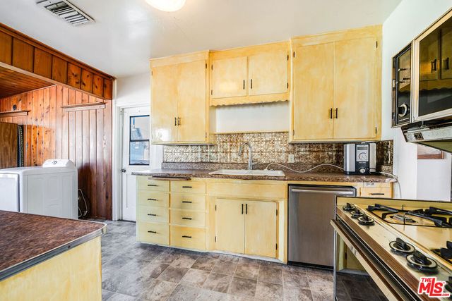 340 S Lomita Street, Burbank, CA 91506