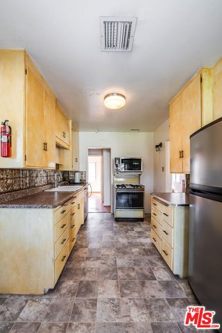 340 S Lomita Street, Burbank, CA 91506