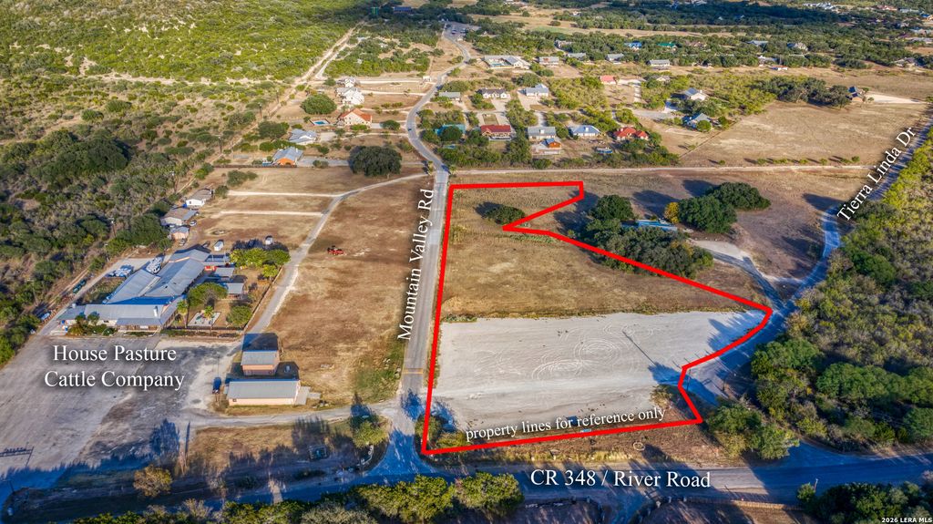 3022 county road 348, Concan, TX 78838