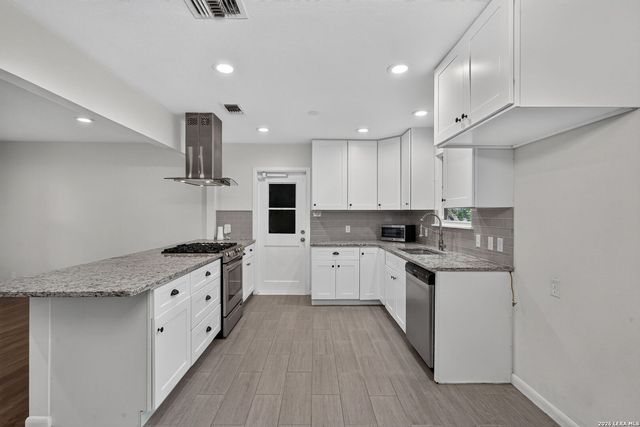 110 WESTCHESTER DR, San Antonio, TX 78217