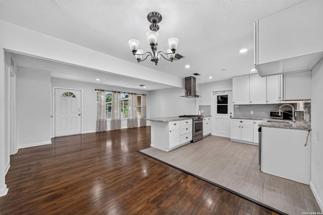 110 WESTCHESTER DR, San Antonio, TX 78217