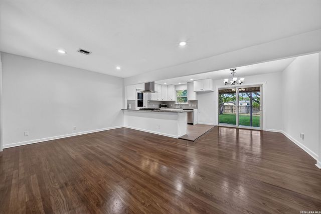 110 WESTCHESTER DR, San Antonio, TX 78217