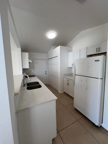 8444 SE DATE Street, Hobe Sound, FL 33455