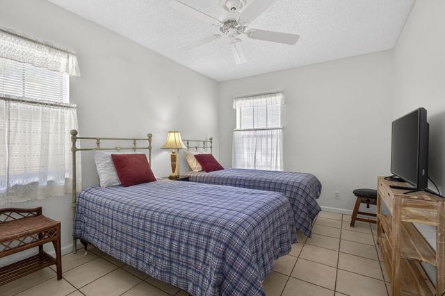 2580 Neaton Court, Wellington, FL 33414