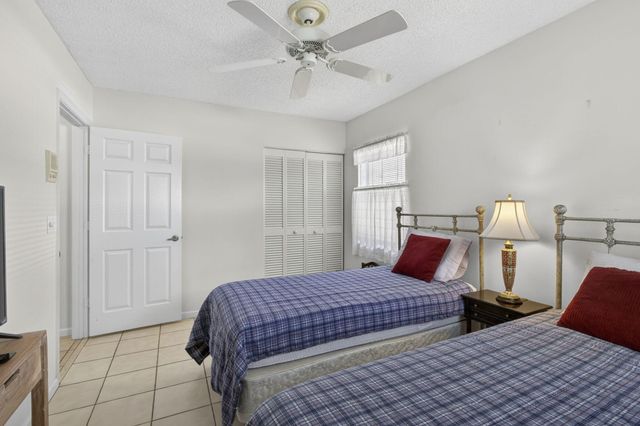2580 Neaton Court, Wellington, FL 33414