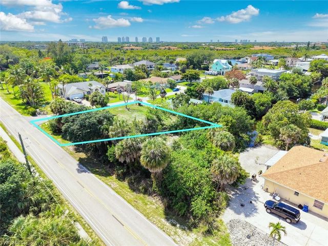 27312 Buccaneer DR, Bonita Springs, FL 34135