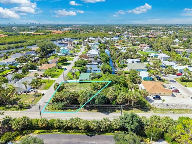 27312 Buccaneer DR, Bonita Springs, FL 34135