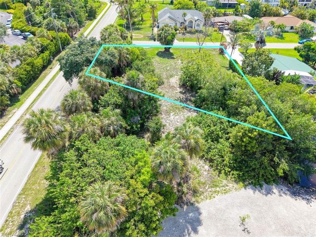 27312 Buccaneer DR, Bonita Springs, FL 34135