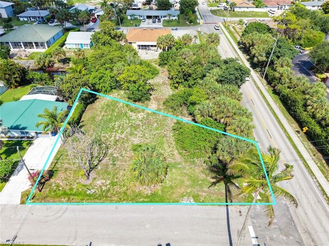 27312 Buccaneer DR, Bonita Springs, FL 34135