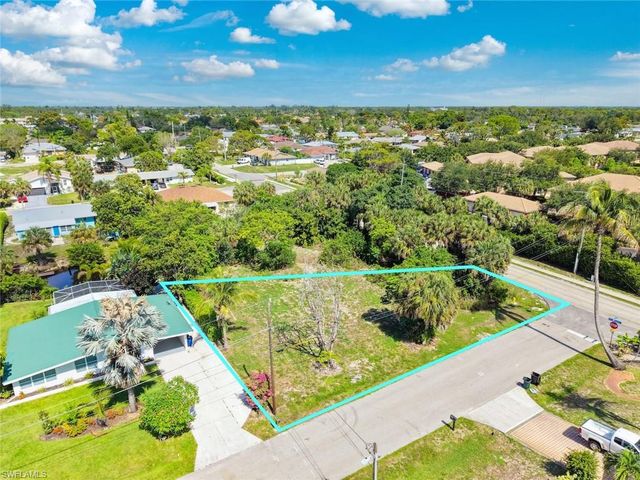 27312 Buccaneer DR, Bonita Springs, FL 34135