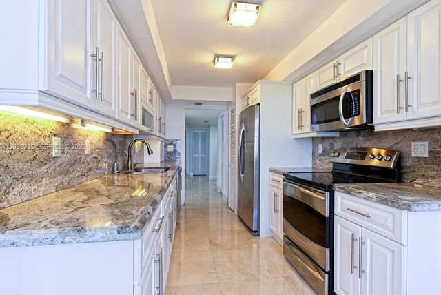 1925 Brickell Ave D1201, Miami, FL 33129