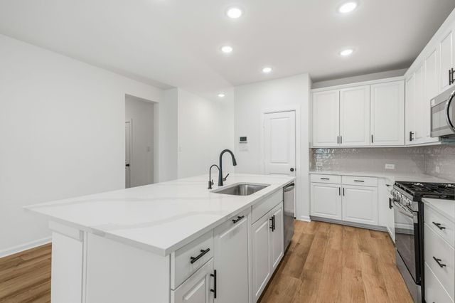 17043 Luminous Ln, Hockley, TX 77447