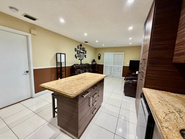 1092 W 32nd Street, Hialeah, FL 33012