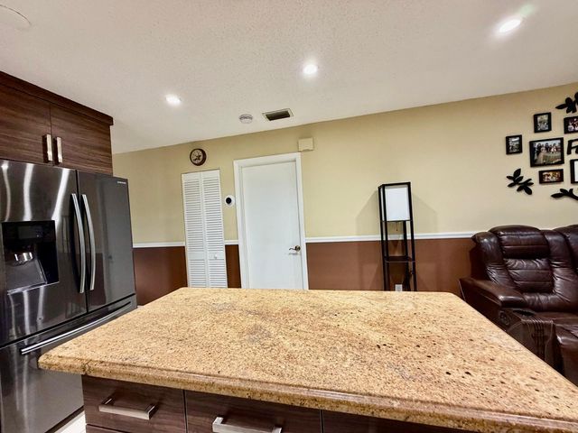 1092 W 32nd Street, Hialeah, FL 33012