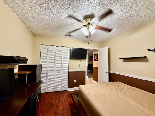 1092 W 32nd Street, Hialeah, FL 33012