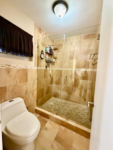 1092 W 32nd Street, Hialeah, FL 33012