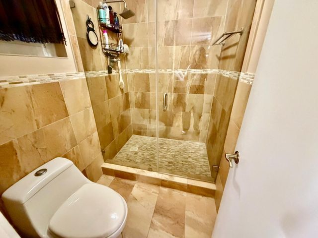 1092 W 32nd Street, Hialeah, FL 33012