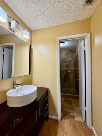 1092 W 32nd Street, Hialeah, FL 33012