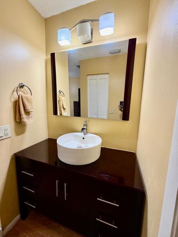 1092 W 32nd Street, Hialeah, FL 33012