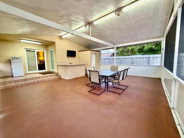 1092 W 32nd Street, Hialeah, FL 33012