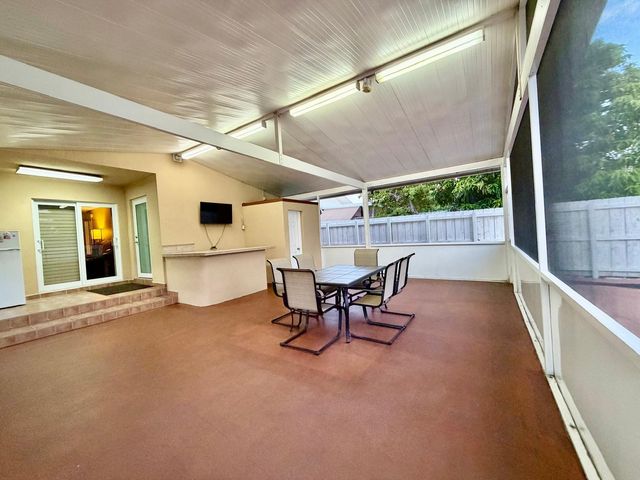 1092 W 32nd Street, Hialeah, FL 33012