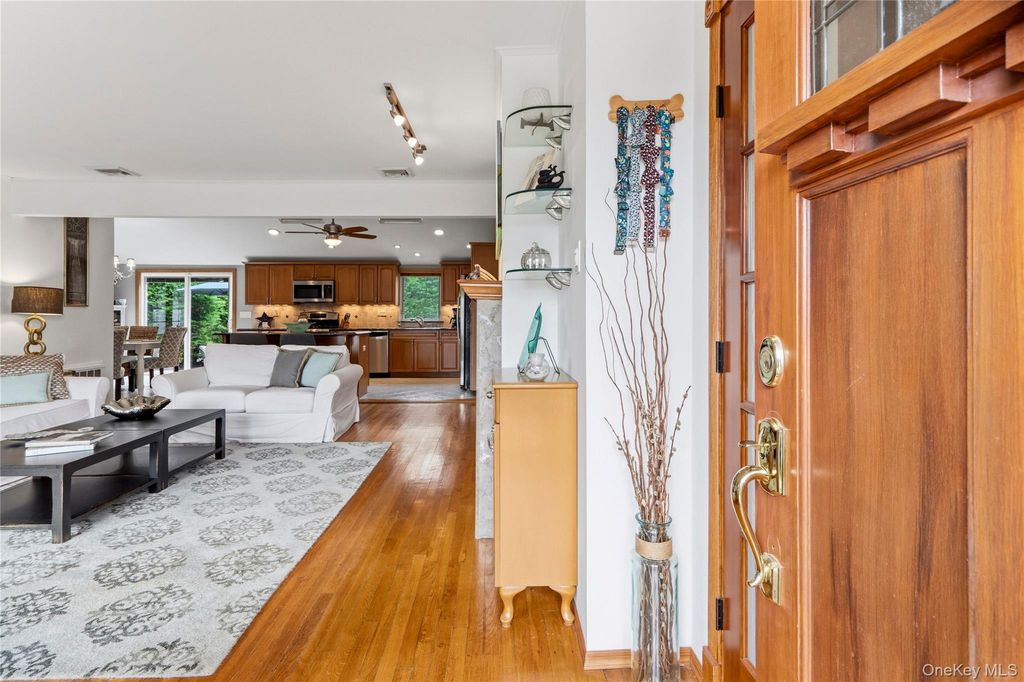 50 Marie Place, Massapequa, NY 11758 — photo 4