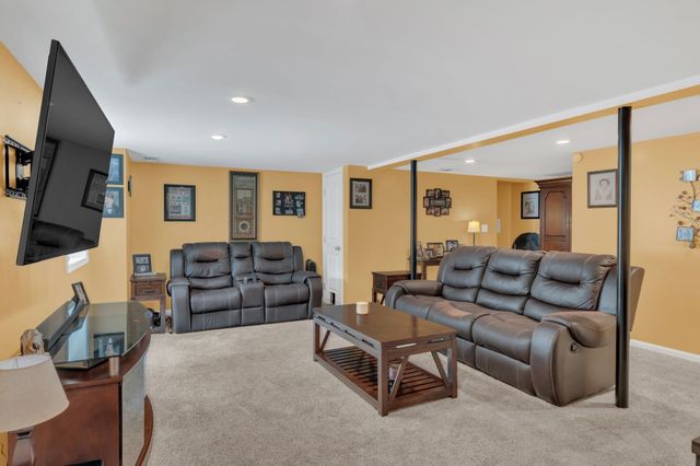 102 Woodyside Dr, Hendersonville, TN 37075