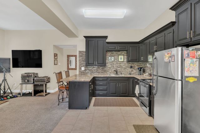 102 Woodyside Dr, Hendersonville, TN 37075