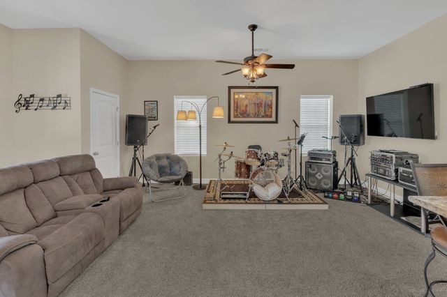 102 Woodyside Dr, Hendersonville, TN 37075