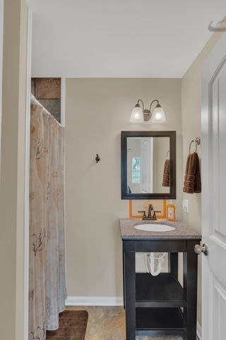 102 Woodyside Dr, Hendersonville, TN 37075