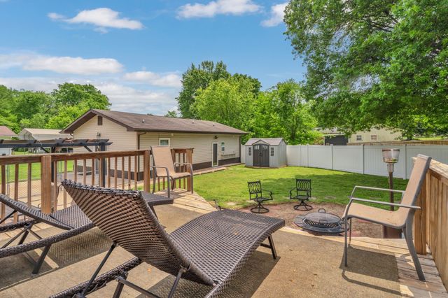 102 Woodyside Dr, Hendersonville, TN 37075