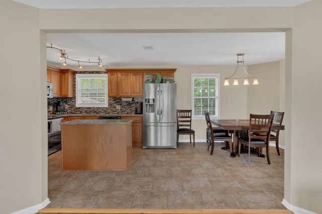 102 Woodyside Dr, Hendersonville, TN 37075