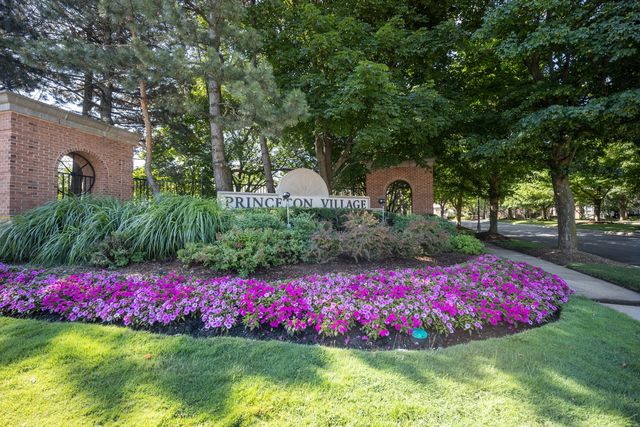 301 Princeton Lane, Glenview, IL 60026