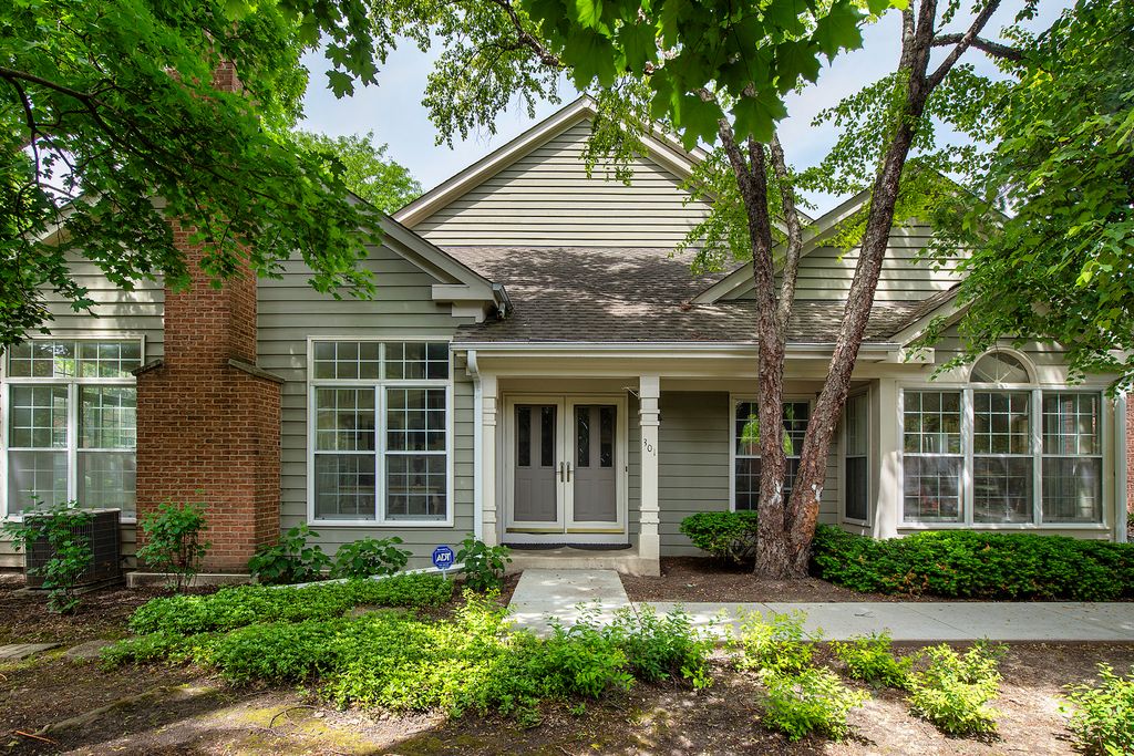 301 Princeton Lane, Glenview, IL 60026