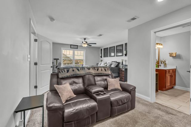203 Quail Ct, Clarksville, TN 37042