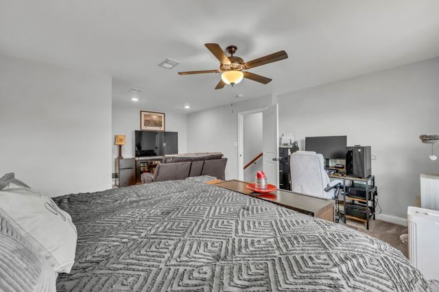203 Quail Ct, Clarksville, TN 37042