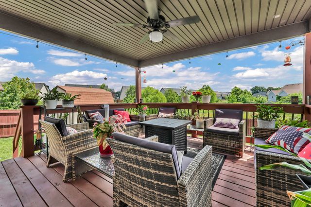 203 Quail Ct, Clarksville, TN 37042