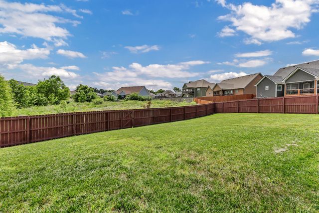 203 Quail Ct, Clarksville, TN 37042