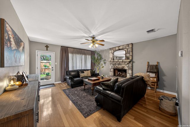 2126 PIPESTONE DR, San Antonio, TX 78232