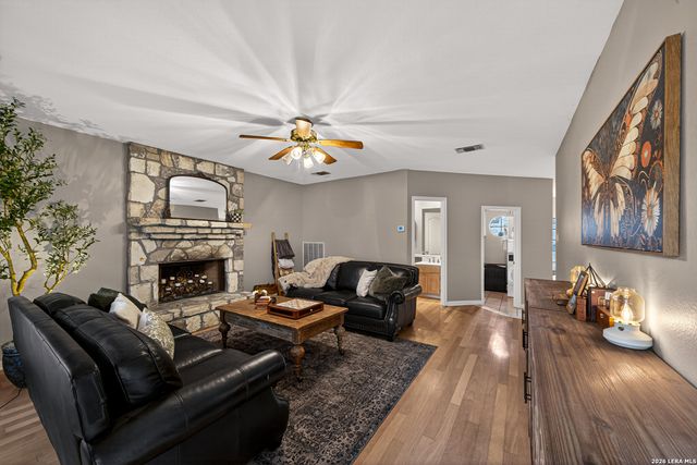 2126 PIPESTONE DR, San Antonio, TX 78232