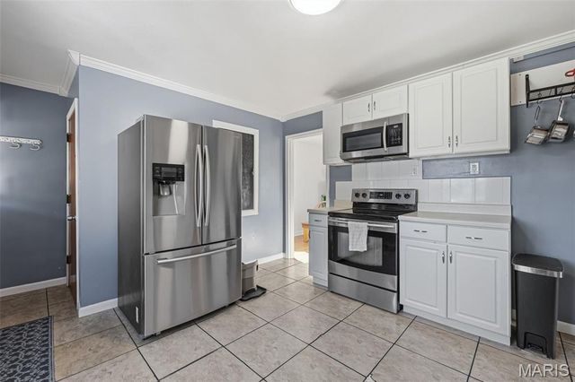 9233 Southview Lane, St Louis, MO 63123
