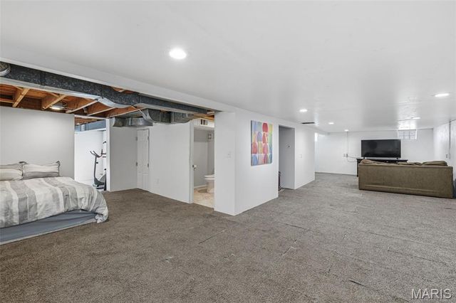 9233 Southview Lane, St Louis, MO 63123