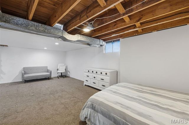 9233 Southview Lane, St Louis, MO 63123