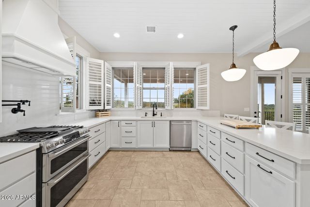 1930 S TWIN PEAK Trail, Show Low, AZ 85901