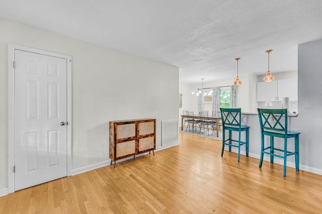 768 Fort Johnson Road, Charleston, SC 29412