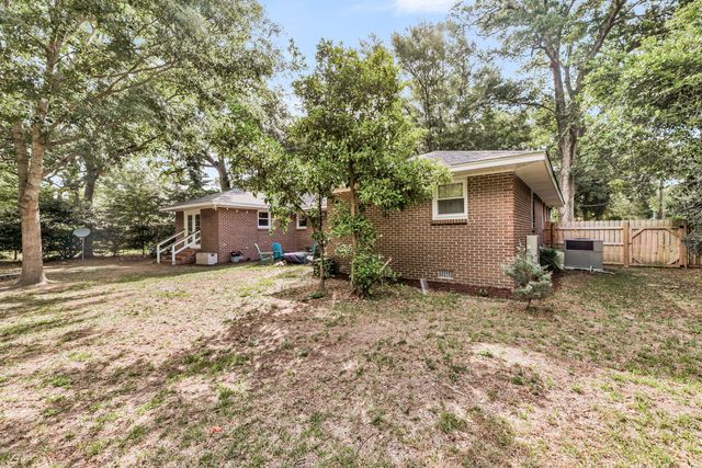 768 Fort Johnson Road, Charleston, SC 29412