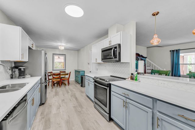 768 Fort Johnson Road, Charleston, SC 29412