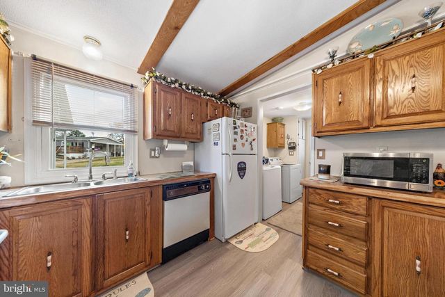 154 BRIGHTON RD, Barnegat, NJ 08005